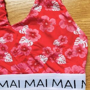 MAI Deluxe Underwear Active sports top in small Rouge Hibiscus 🌺 😍